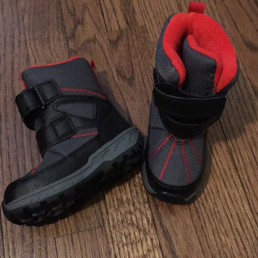 Toddler boy boots size 8